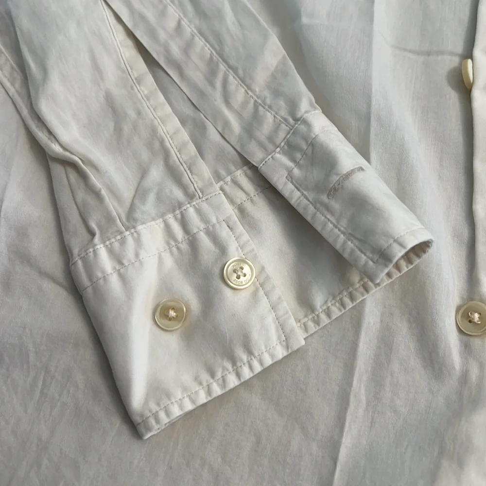 Hugo boss men size small off white button down shirt slim Fit Italian fabric